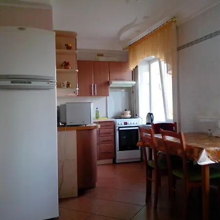 Comfortable Flat Near Dnieper & 12 Min. Of Centre *